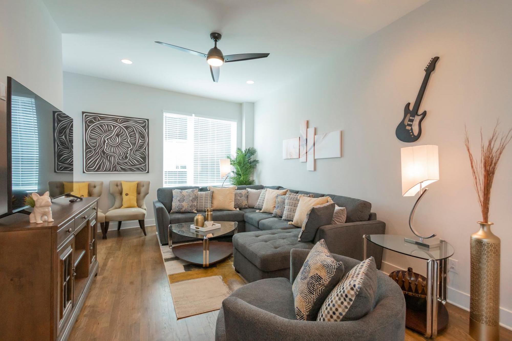 Luxury Townhome Skyline Views Mins To Dt Nashville Zewnętrze zdjęcie